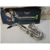 Image 2 : VINTAGE EMENEE SAXOPHONE