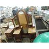 Image 2 : ANTIQUE VANITY