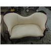 Image 2 : SMALL PARLOR VICTORIAN LOVE SEAT
