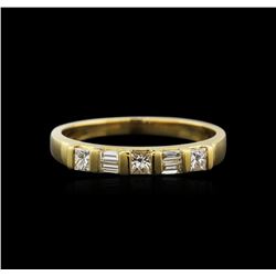 18KT Yellow Gold 0.40ctw Diamond Ring