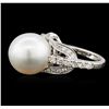 Image 2 : 14KT White Gold Pearl and Diamond Ring