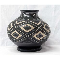 Mata Ortiz Geometric Jar by Luis Gonzalez