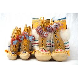 Pr Native American Iroquois Hand Beaded Moccasins