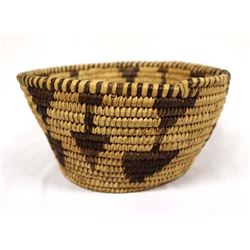 Vintage Pictoral Tohono O'odham Papago Basket