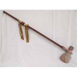 Sioux Carved Catlanite Pipe with Wooden  Stem