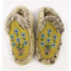 Pr Vintage Athabascan Eskimo Moccasins