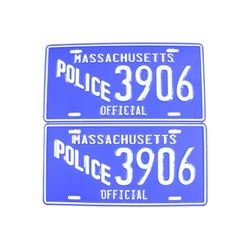 Falling Skies Karen (Jessy Schram) Massachusetts License Plates Movie Props
