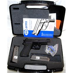 SIG SAUER P220 .45 CAL AUTO PISTOL AND CASE