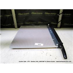 DAHLE 15" PAPER CUTTER