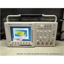 TEKTRONIX TDS 3014B OSCILLOSCOPE (print sequence:) I-107