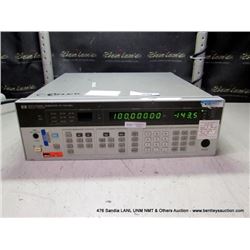 HP 8657A SIGNAL GENERATOR