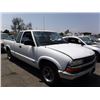 Image 3 : 99 Chevrolet S-10 2 Dr  Extended Cab SB - ST - `DRIVE