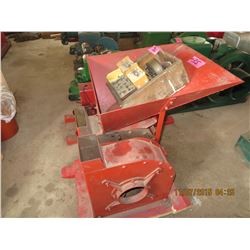 Hammermill grain crusher