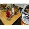 Image 1 : COLLECTABLE OIL AND OTHER LAMPS