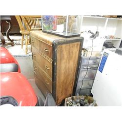 VINTAGE DRESSER - 4 DRAWER