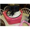 Image 1 : FRENCH DESIGNOR JACQUES VERT HAT WITH HAT BOX