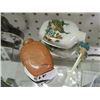 Image 2 : CARVED AND PORCELAIN OPIUM BOTTLES - 2 TTL - ONE STOPPER WITH STICK