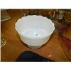 Image 1 : MILK GLASS BOWL ON PEDESTAL