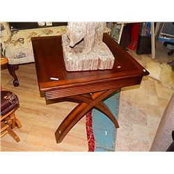 CONTEMPORARY END TABLE