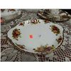 Image 1 : Royal Albert Old Country Roses 10' serving plate with handles