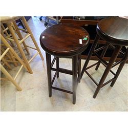 SWIVEL BAR STOOL