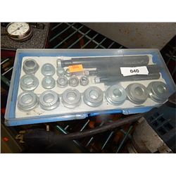 AUTO TOOL KIT