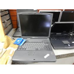 TOSHIBA LAPTOP - CONDITION UNKNOWN - NO CORDS