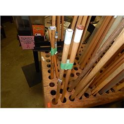 MEDIUM POOL CUES = 2 PCS