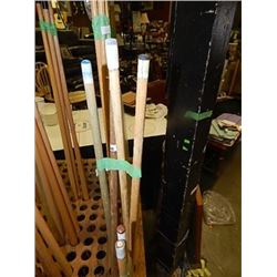 LONG POOL CUES