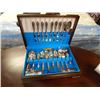 Image 1 : VINTAGE WHITE ORCHARD CUTLERY IN ORIGINAL WOOD BOX
