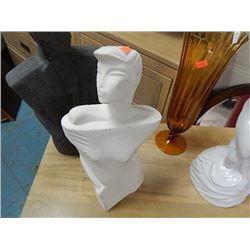 BUSTS (2) & POLAR BEAR & OTHER - 4PC TTL