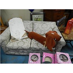 LOVE SEAT
