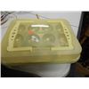 Image 1 : CUPCAKE PAN AND COVER WITH HANDLE