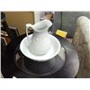 Image 1 : Jug  (crack)and basin