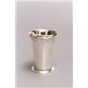 Image 1 : GEORG JENSEN, Kopenhagen Becher, Silber. Über rundem, flachem Fuß mit Perlschnurdekor konis...