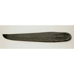 CURT STOEVING (1863 - 1939) Brieföffner, Bronze, patiniert. Am Griff ein reliefiertes amorp...