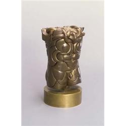 MIGUEL ORTIS BERROCAL (*1933-) Torso Goliath, Messing. Über rundem, zylindrischem Sockel mä...