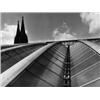 Image 1 : CLEMENS HARTZENBUSCH Bahnhofsdächer mit Kölner Dom, SW-Fotografie, Vintage. 20,1 x 26,5 cm....
