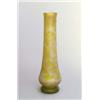 Image 1 : DAUM FRÈRES, NANCY Vase, farbloses Glas. Gelbe und orange Pulvereinschmelzungen, weißem und...