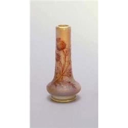 DAUM FRÈRES, NANCY Vase, farbloses Glas mit opalisierendem Innenüberfang, geätztes und mit...