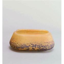 ANDRE DELATTE, Nancy Schale, farbloses Glas mit orangefarbenen und dunkelvioletten Aufschme...