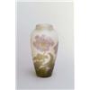 Image 1 : EMILE GALLÉ, Nancy Vase, farbloses Glas. Milchigweiße Pulvereinschmelzungen, violetter und...