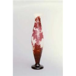 EMILE GALLÉ, Nancy Vase, farbloses Glas mit gelben Pulvereinschmelzungen, dunkelrot-violett...