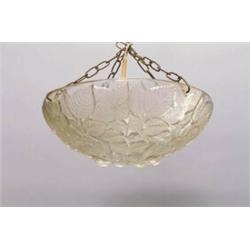 RENE LALIQUE, Wingen-sur-Moder Deckenleuchte Charmes, farbloses Glas, gepresstes Dekor mit...