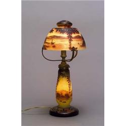 J. MICHEL, Paris Tischleuchte, farbloses Glas, partiell mit gelben Pulvereinschmelzungen, r...