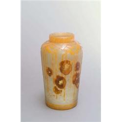 CHARLES SCHNEIDER, Epinay-sur-Seine Vase, farbloses Glas. Pastellgelbe Pulvereinschmelzunge...