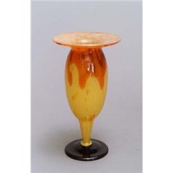 CHARLES SCHNEIDER, Epinay-sur-Seine Vase, farbloses Glas. Partiell orangefarbener Innenüber...
