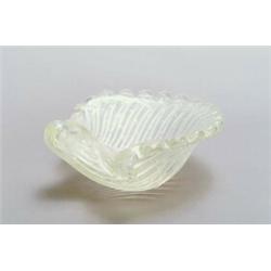 BAROVIER & TOSO, Murano Ercole Barovier Muschel Corinto, farbloses dickwandiges Glas. Ge...