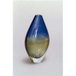 ORREFORS GLASBRUK AB., Orrefors Sven Palmquist Vase, farbloses Glas. Überfang im oberen...