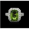 Image 1 : 14KT White Gold 5.81ct Peridot and Diamond Ring